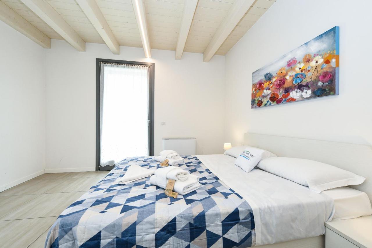 Borgo Gasparina Family Apartments กัสเตลนูโอโว เดล การ์ดา ภายนอก รูปภาพ