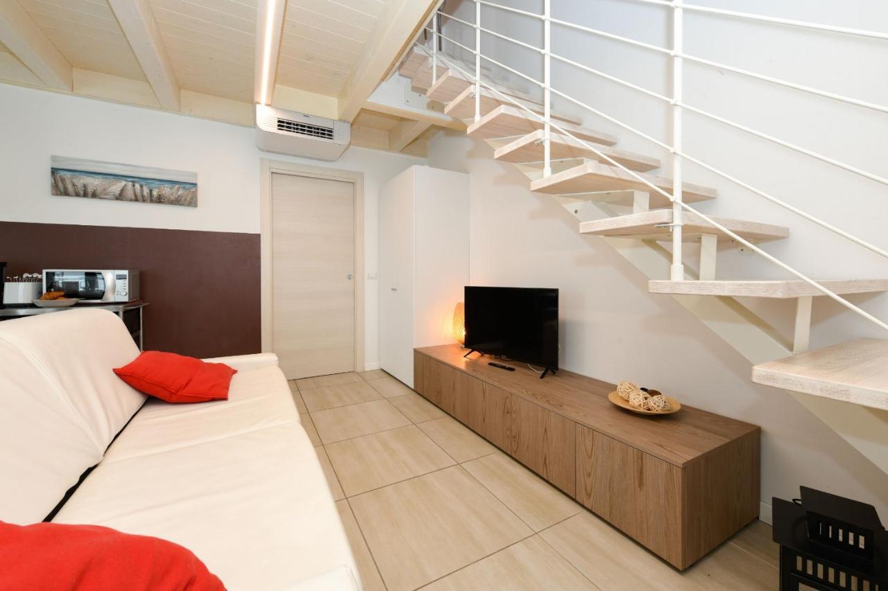 Borgo Gasparina Family Apartments กัสเตลนูโอโว เดล การ์ดา ภายนอก รูปภาพ