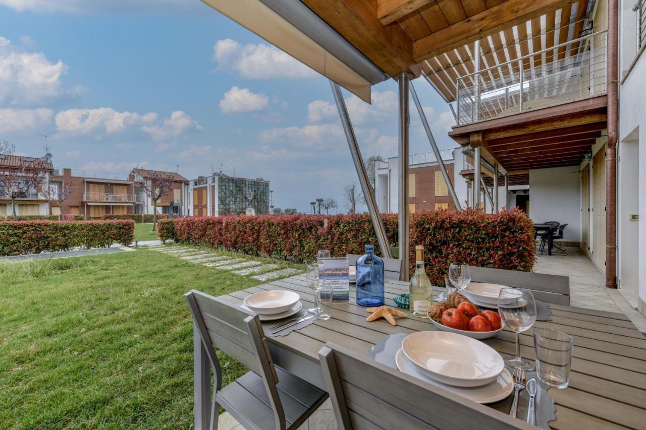 Borgo Gasparina Family Apartments กัสเตลนูโอโว เดล การ์ดา ภายนอก รูปภาพ