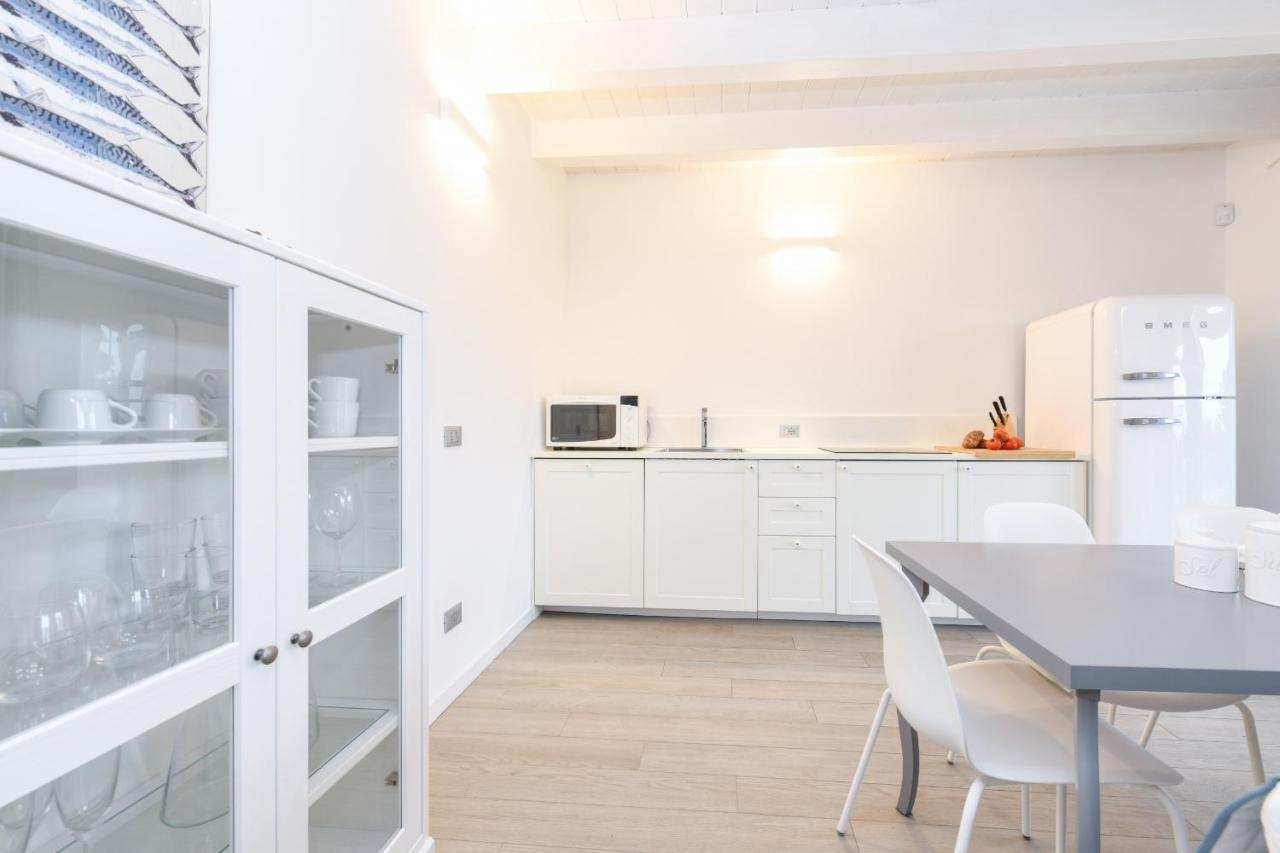 Borgo Gasparina Family Apartments กัสเตลนูโอโว เดล การ์ดา ภายนอก รูปภาพ